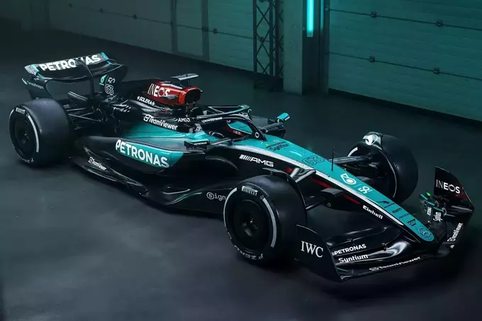 Mercedes-AMG Petronas представила новую окраску болиду, которая будет использована эксклюзивно на Гран-при Сингапура, которая состоится с 20 по 22 сентября