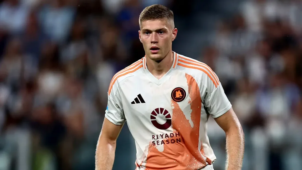 Артём Довбик выбрал новый номер перед началом сезона