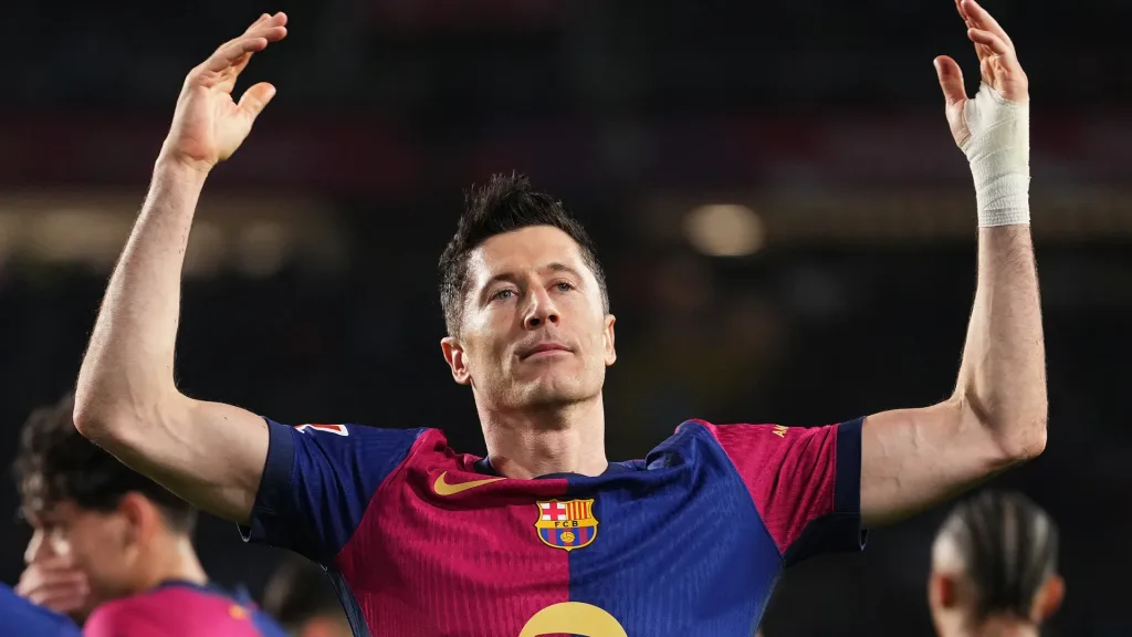 Барселона не продлит контракт с Левандовским?